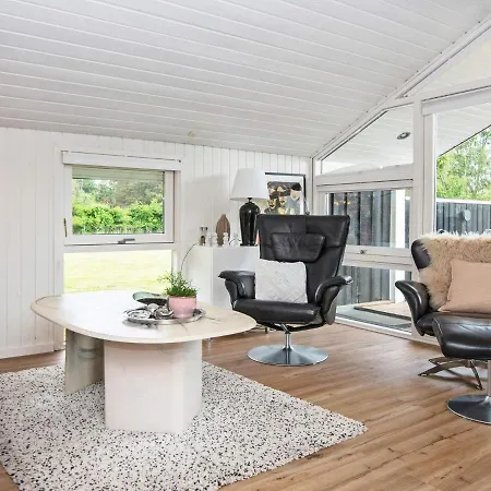 X Holiday home *